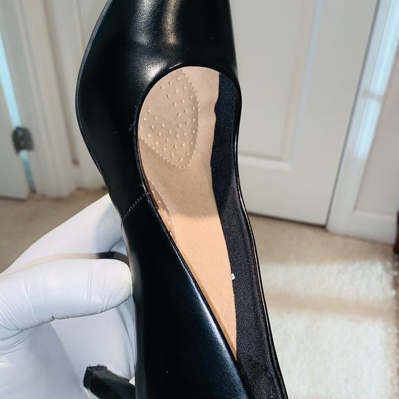 Dexflex Comfort Black Leather Pumps. - Picture 12 of 16